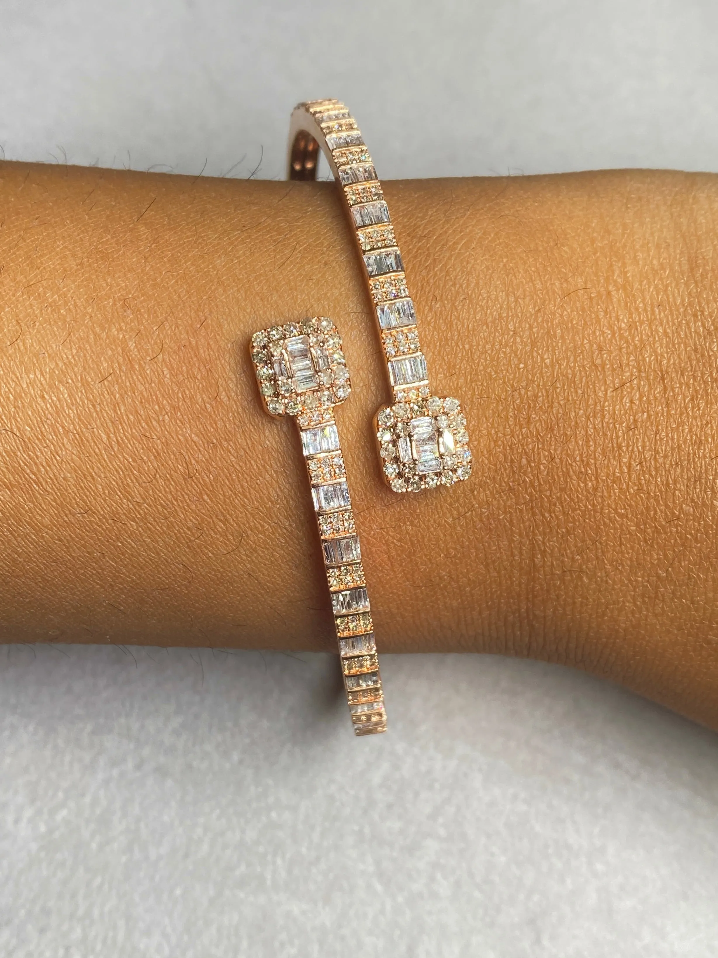 10K Baguette Square Bangle