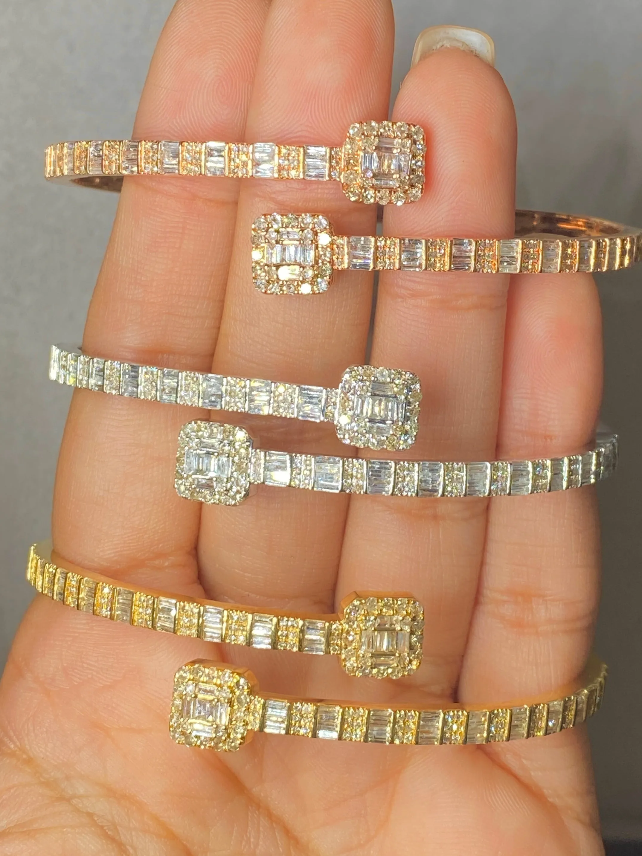 10K Baguette Square Bangle