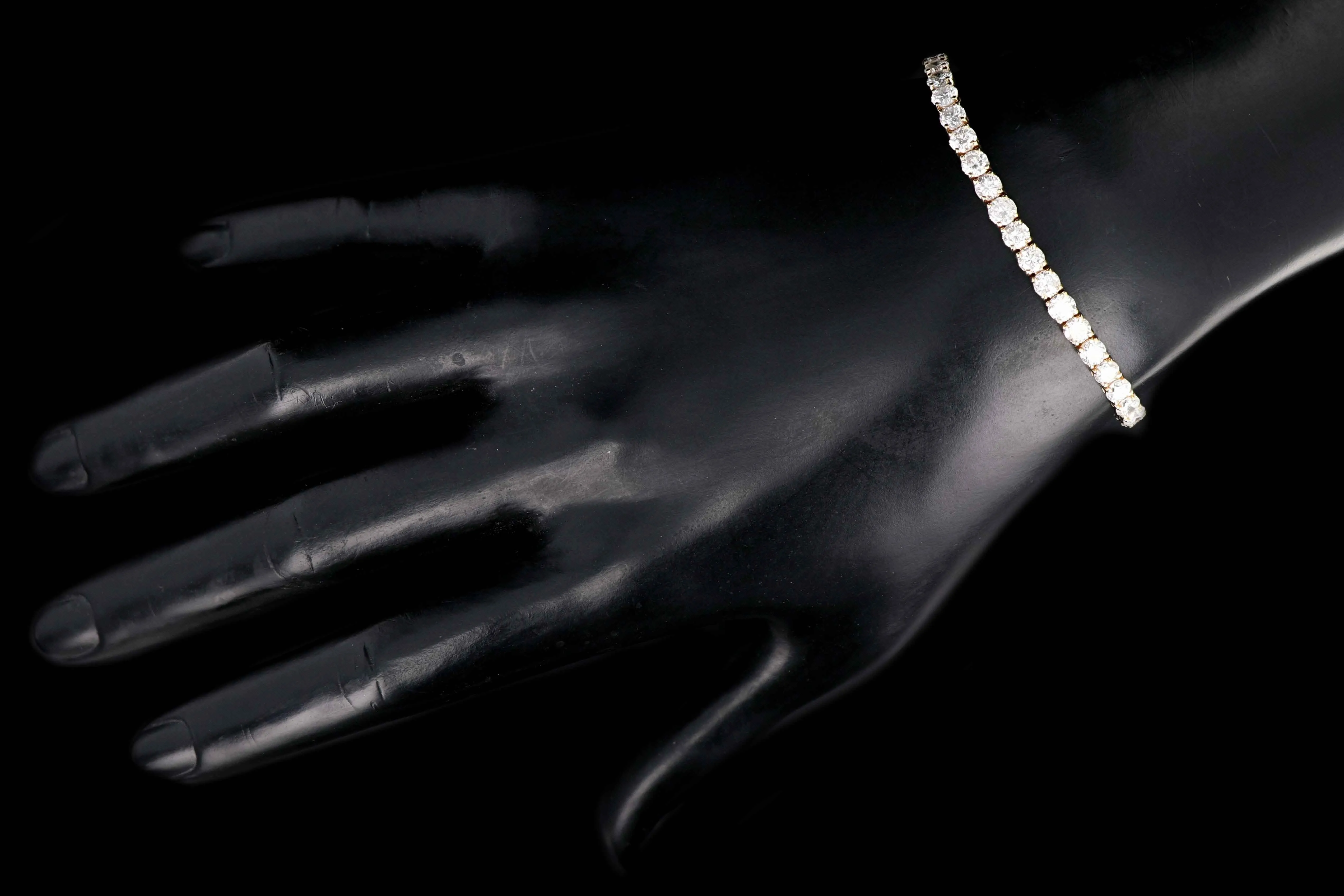 14K Yellow Gold 9 Carats Total Weight Round Brilliant Cut Diamond Tennis Bracelet