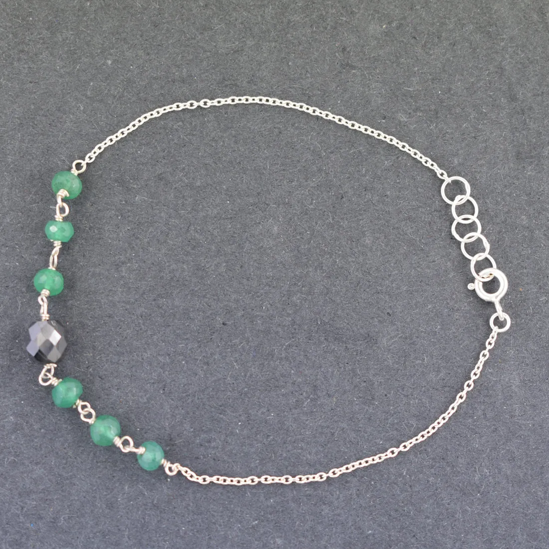 4 mm Emerald Gemstone Chain Bracelet With 6 mm Black Bead,  AAA Certified