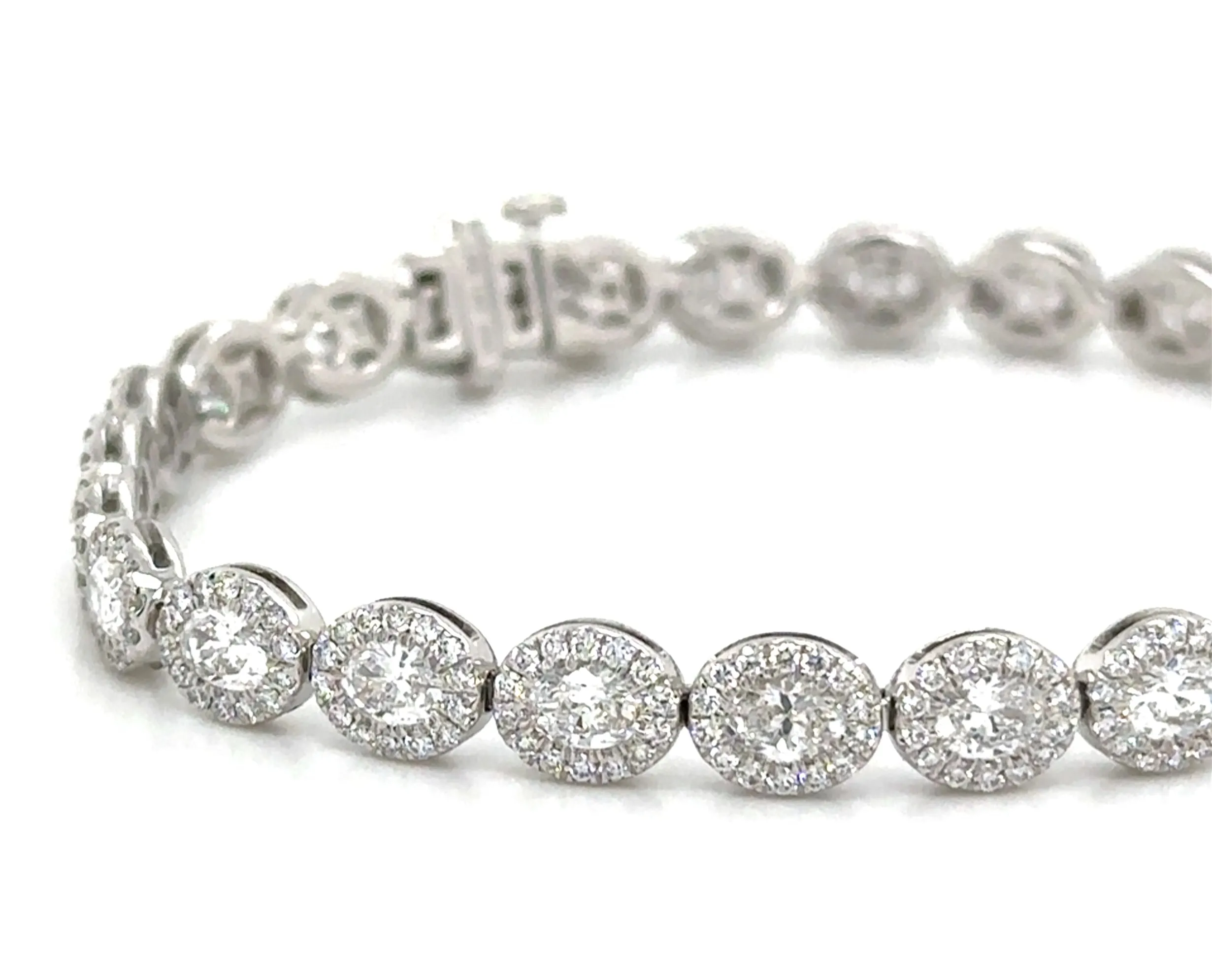 6.20ct t.w. Lab Diamond Oval-shape Statement Bracelet