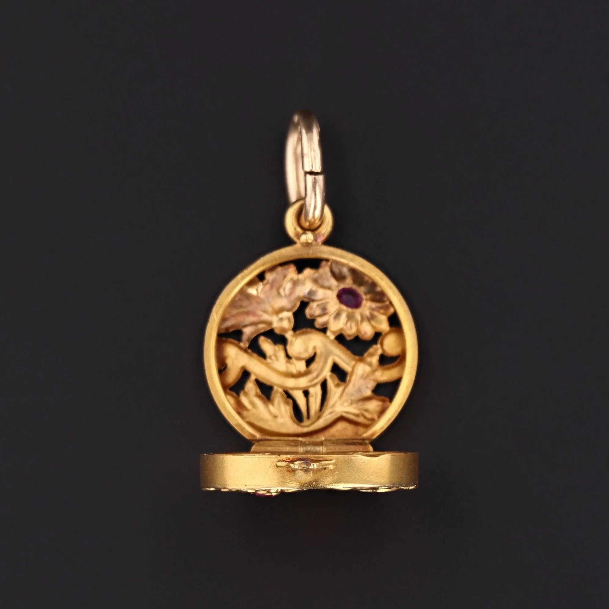Antique Floral Vinaigrette Locket | Ruby Locket
