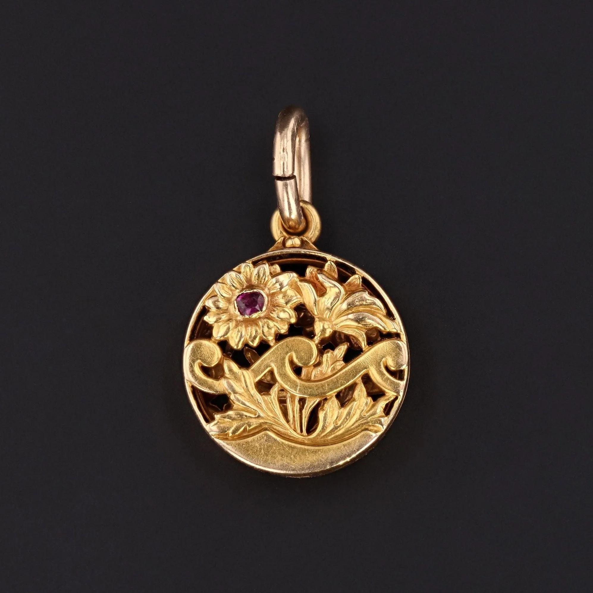 Antique Floral Vinaigrette Locket | Ruby Locket