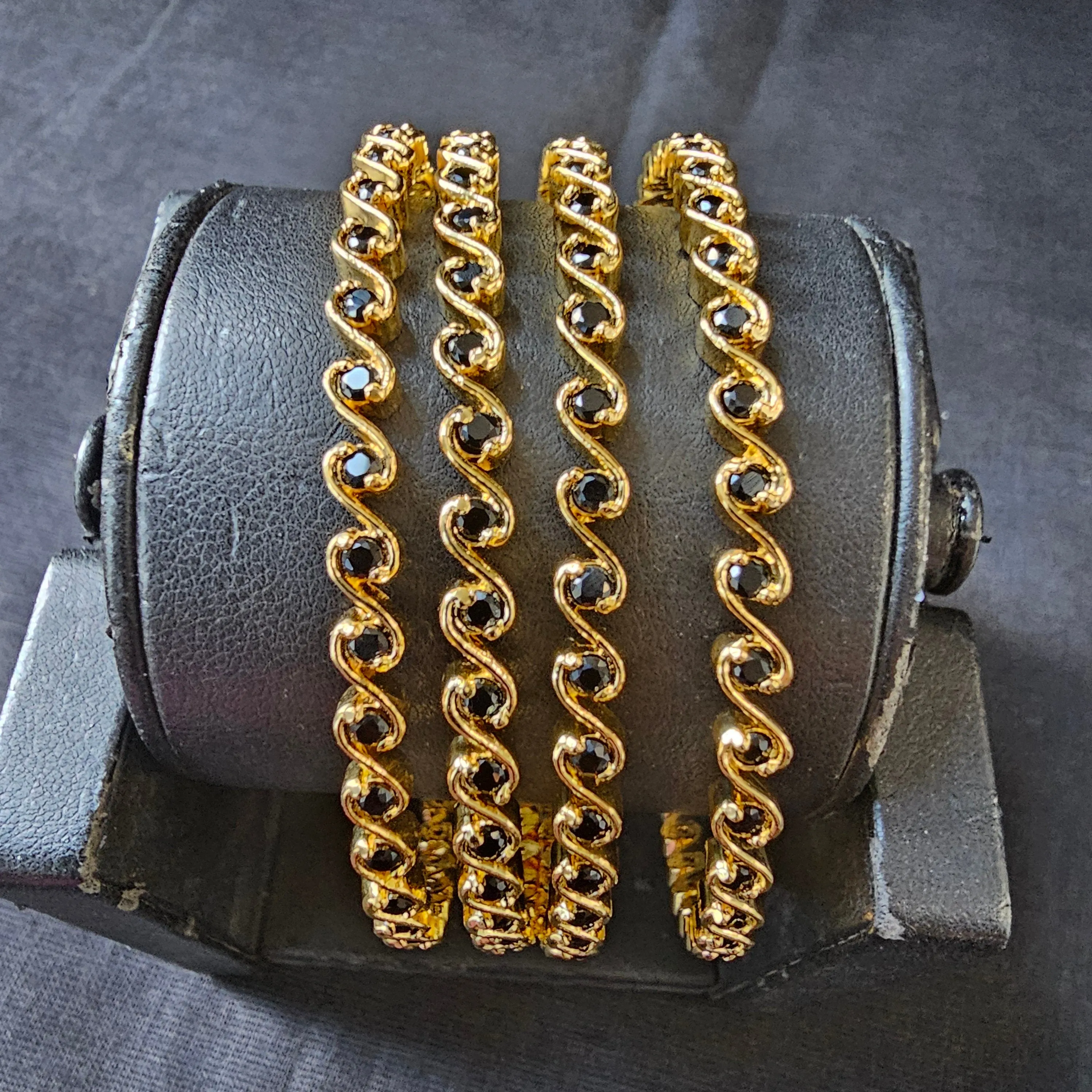 Black stone 4 Set Bangles