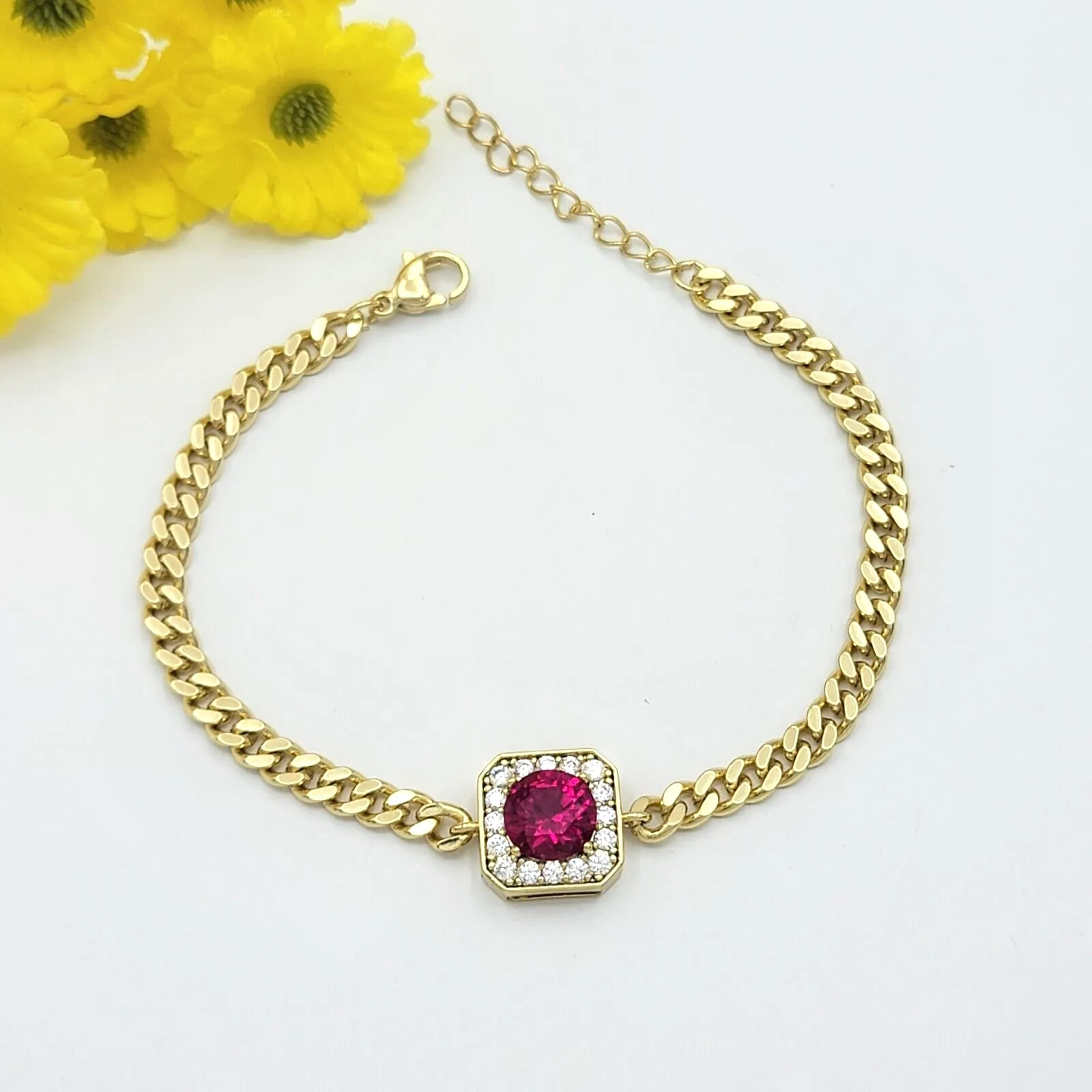 Bracelets - 14K Gold Plated. 4mm Cuban Chain Bracelet. Red Crystal. Oro Laminado