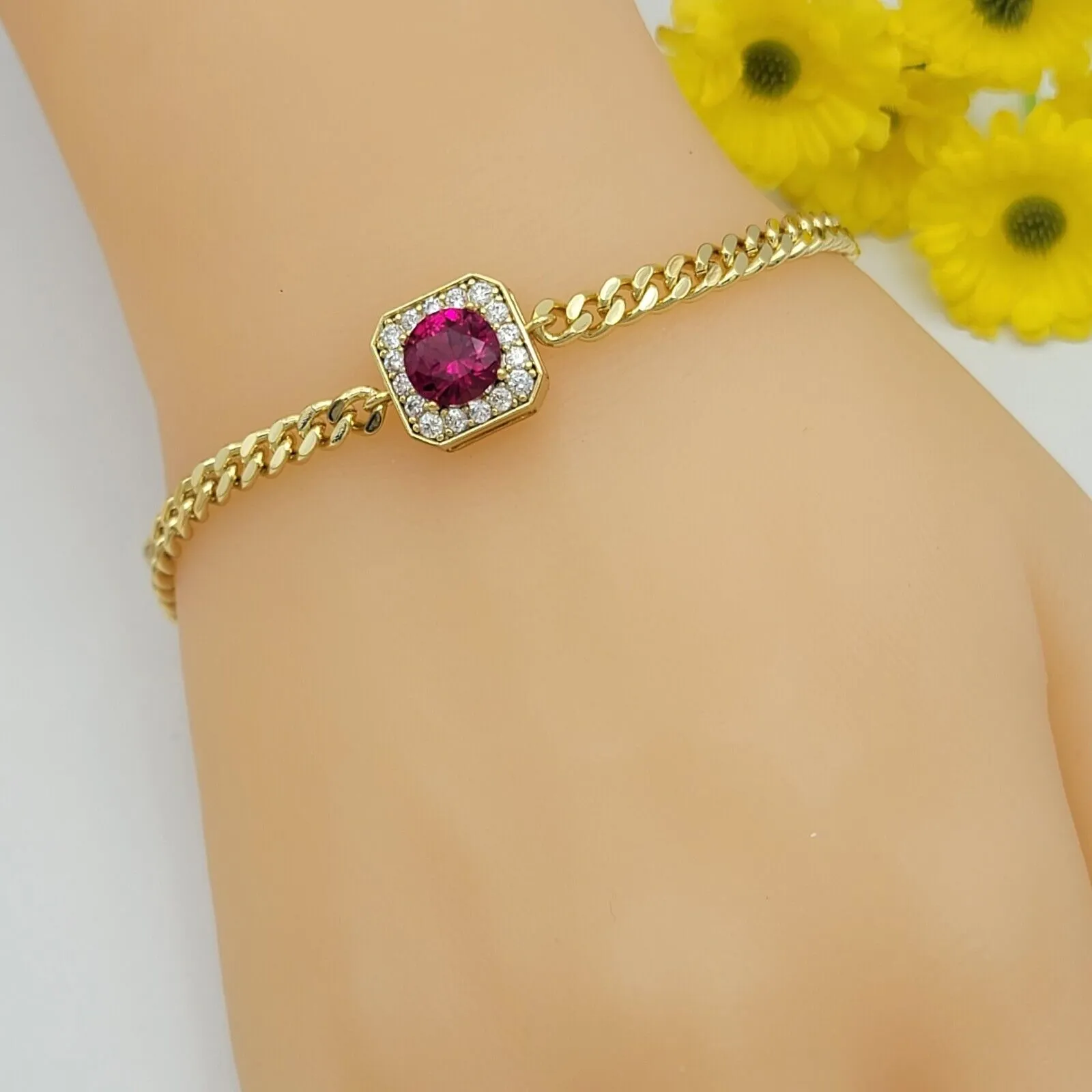 Bracelets - 14K Gold Plated. 4mm Cuban Chain Bracelet. Red Crystal. Oro Laminado