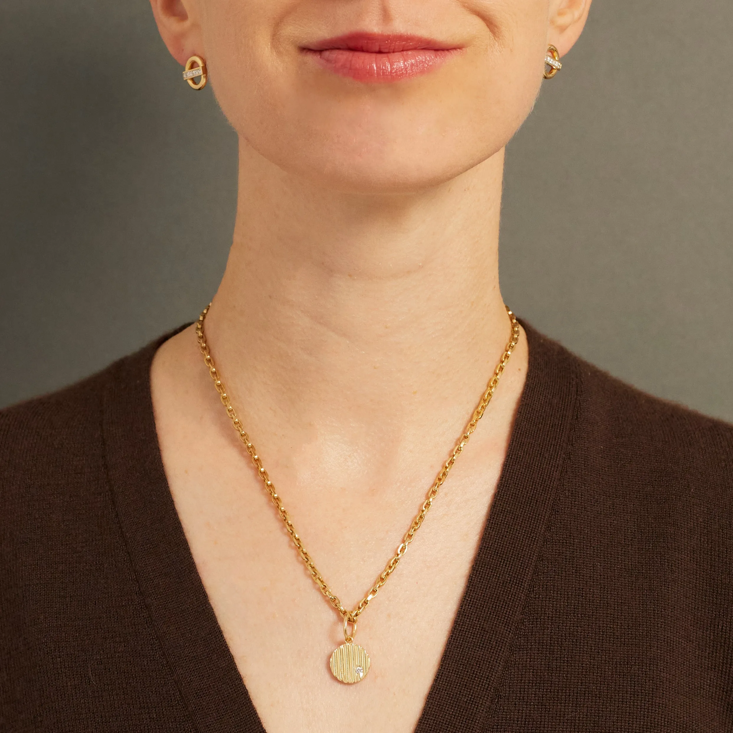 Circle Barre Diamond Medallion, 18k Yellow Gold, Small