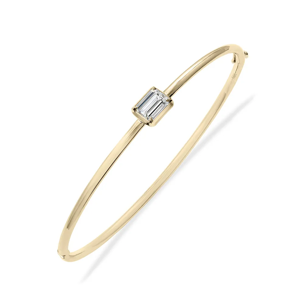 Clarity Diamond™ Signature Lab Grown Emerald Diamond Hinged Bangle