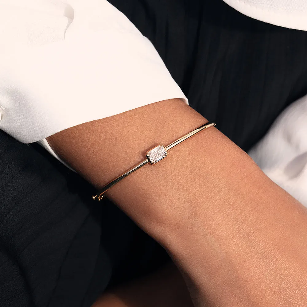 Clarity Diamond™ Signature Lab Grown Emerald Diamond Hinged Bangle