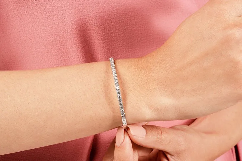 Classic Diamond Bangle with 2.94 ct.(finished) 3.3mm