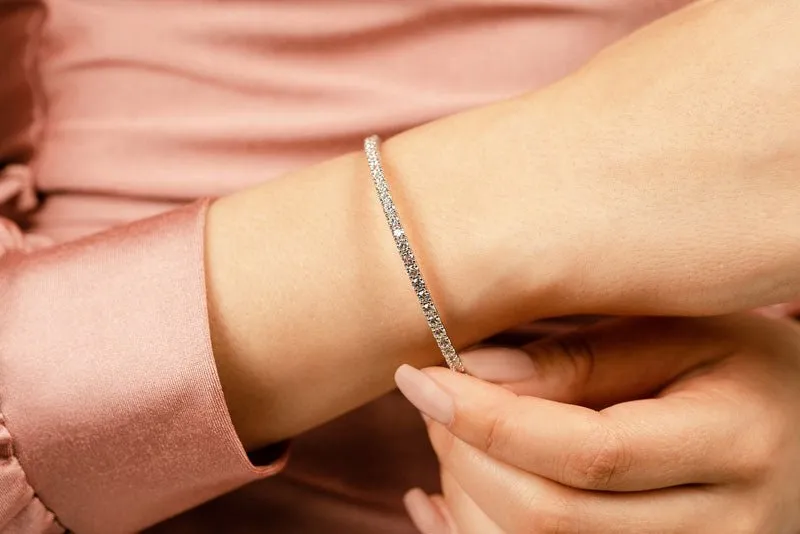 Classic Prong Set Lab-Grown Diamond Bangle with 2.48 ct.(finished) 2mm