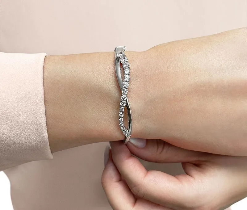 Curved Accent Diamond Journey Lab-Grown Diamond Bangle with 2.05 ct.(finished)