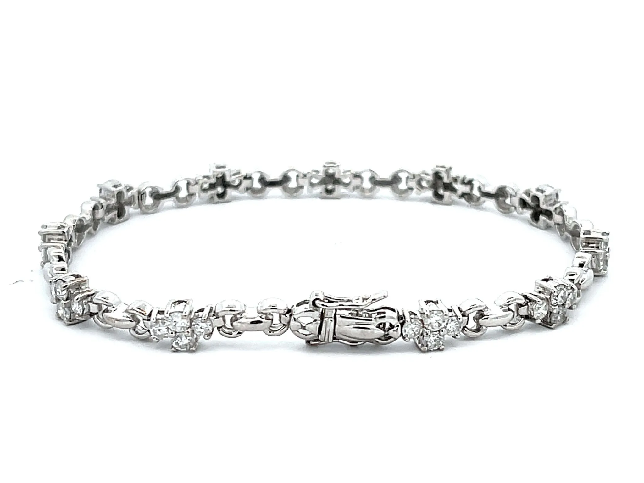 Diamond Flower Chain Link Bracelet in 14k White Gold