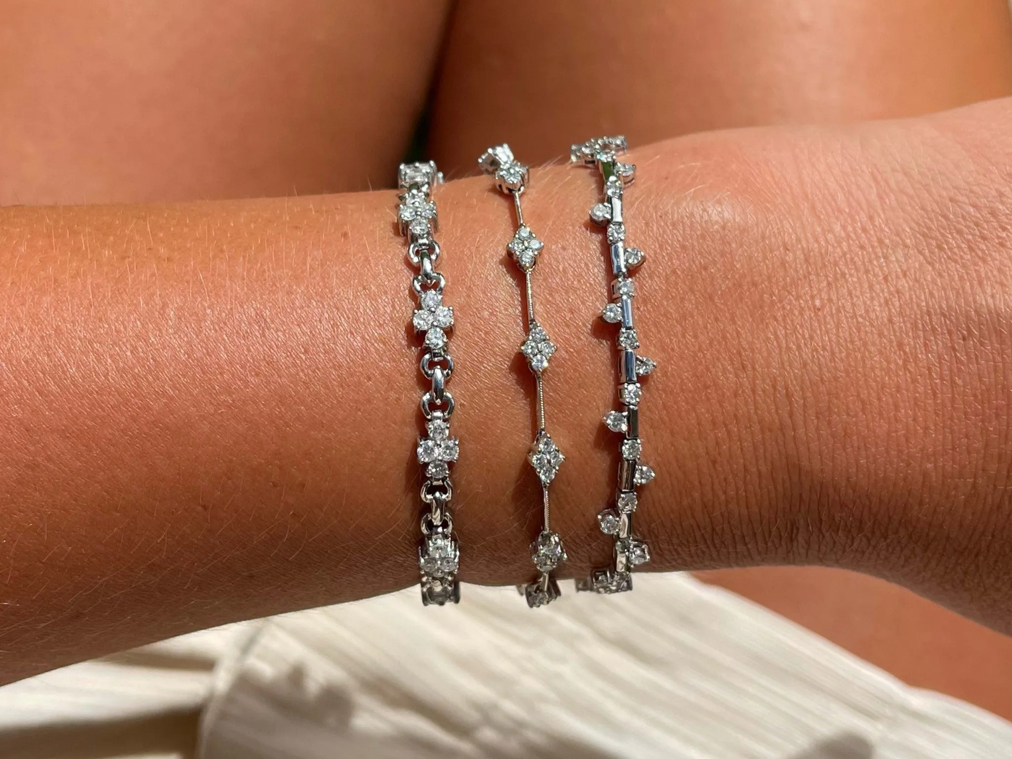 Diamond Flower Chain Link Bracelet in 14k White Gold