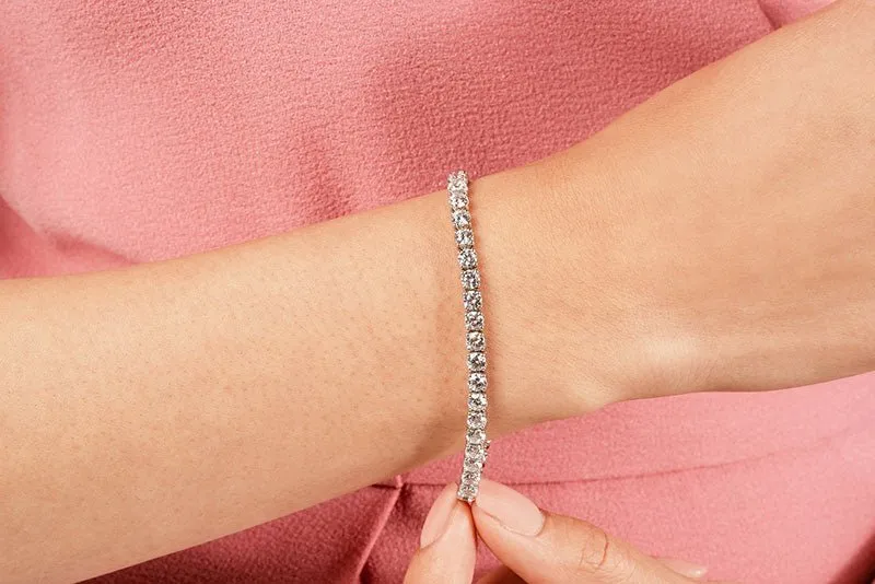 Enchanted Tulip Lab-Grown Diamond Tennis Bracelet with 3.84 ct.(finished) 2.5mm