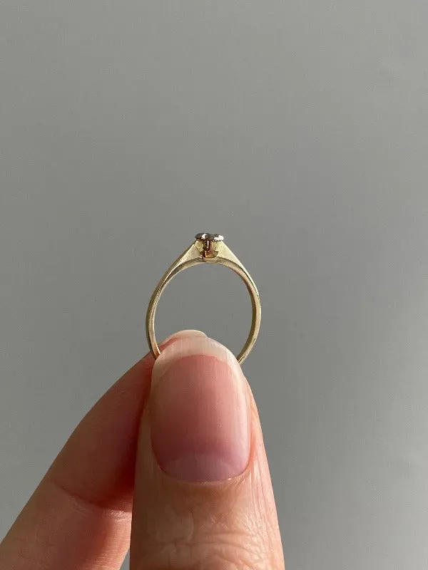 Finnish 18k gold ring with tiny brilliant cut diamond in flower setting- size 5