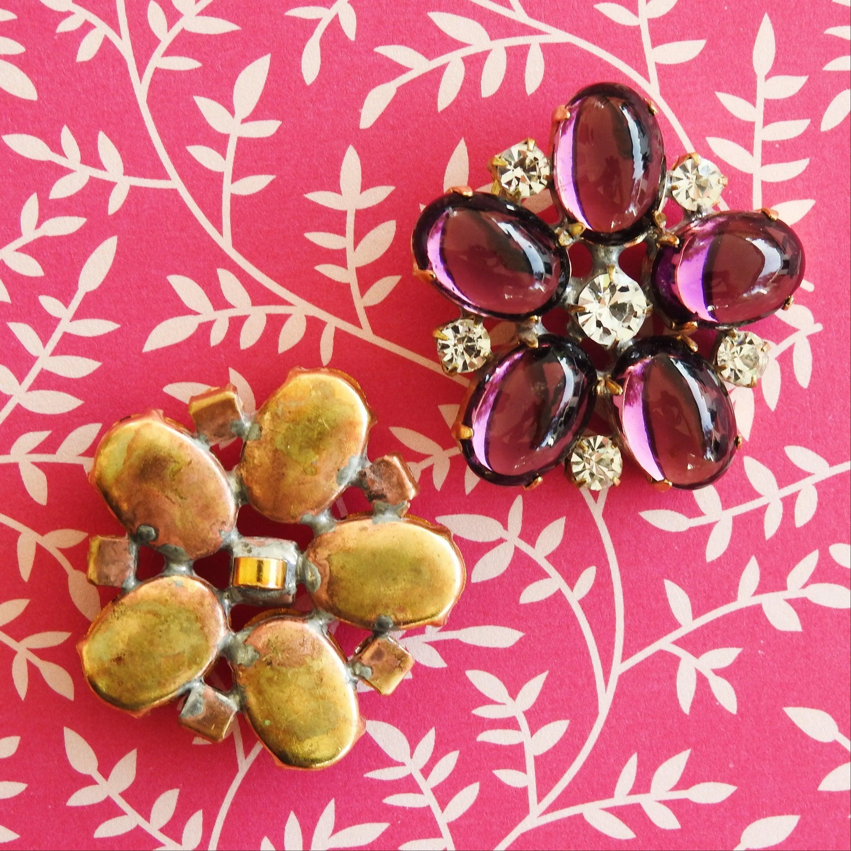 Floral glass buttons