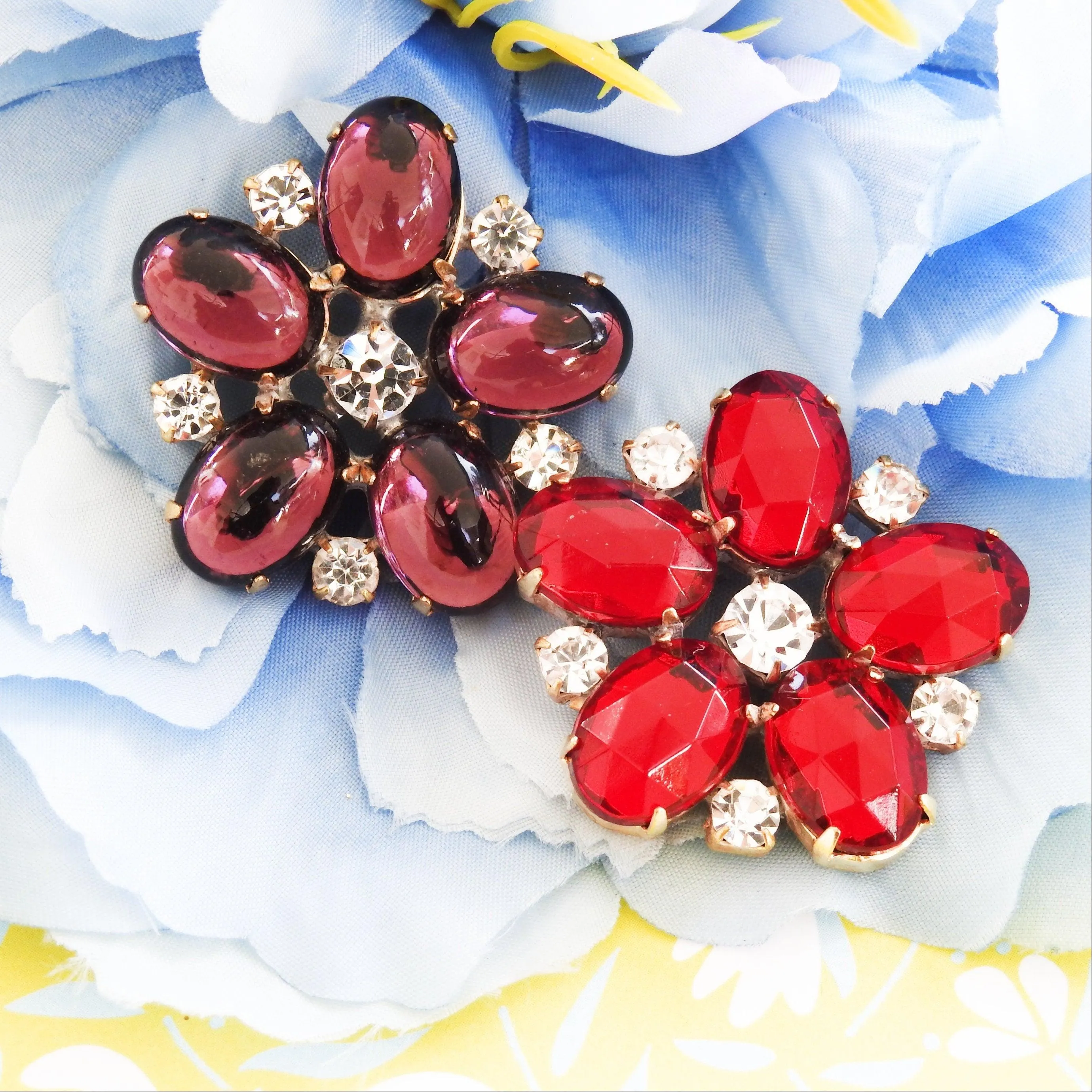 Floral glass buttons