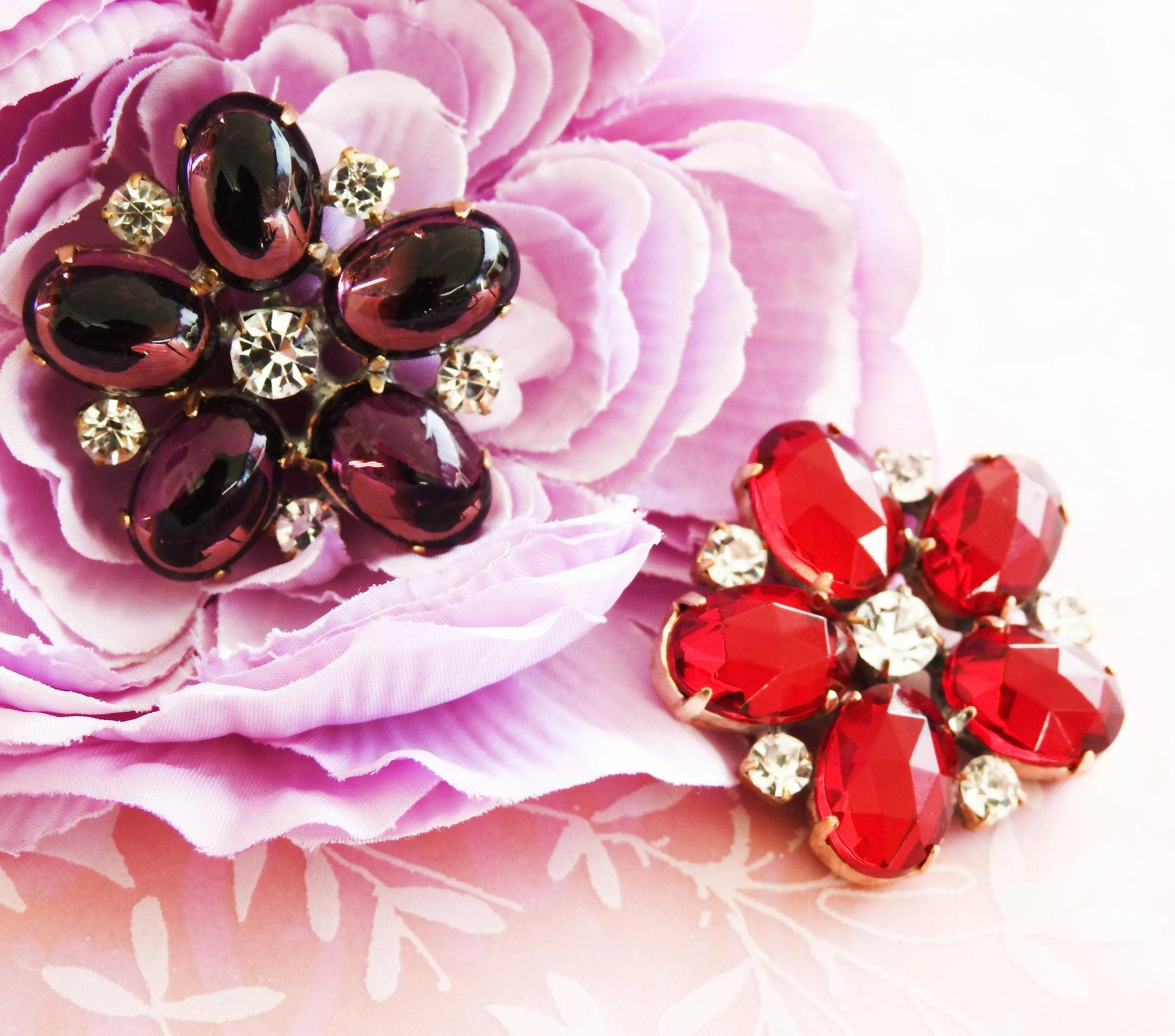 Floral glass buttons
