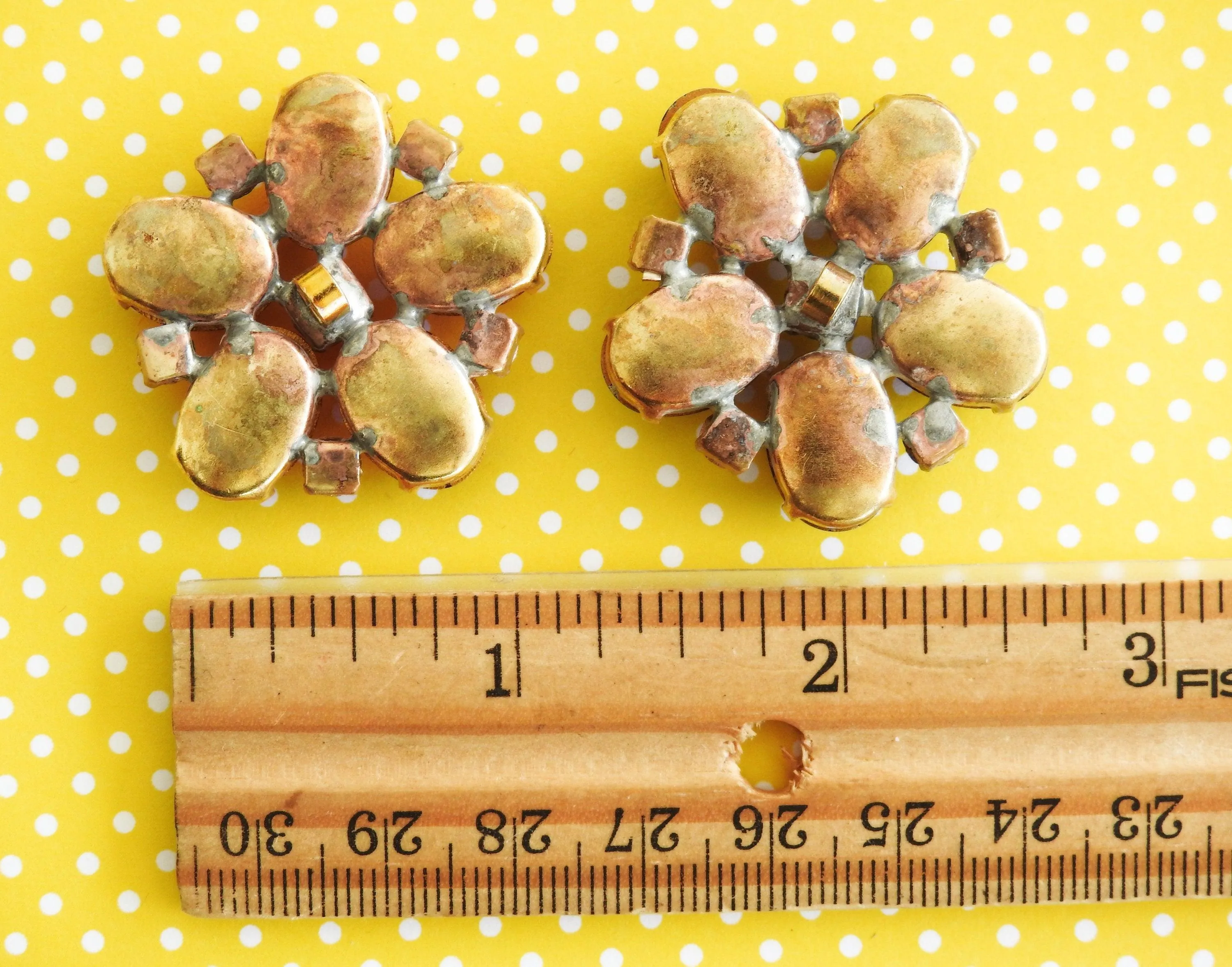 Floral glass buttons