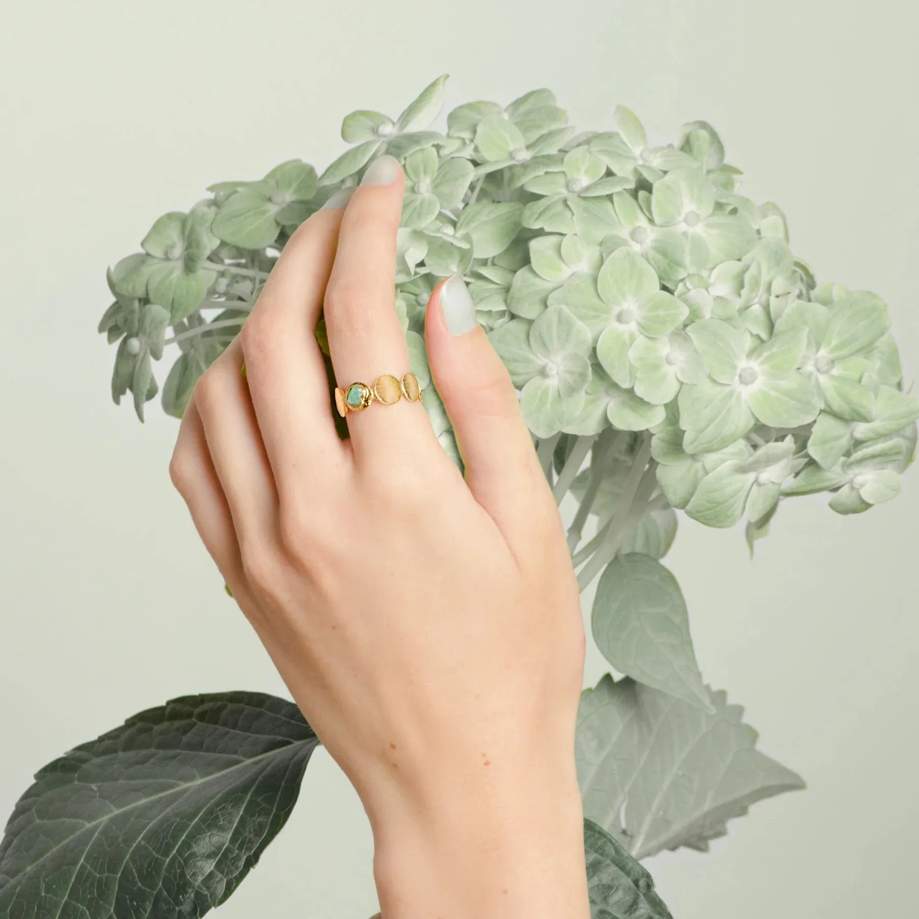 Laura Ring Raw Emerald 24k Gold-Plated