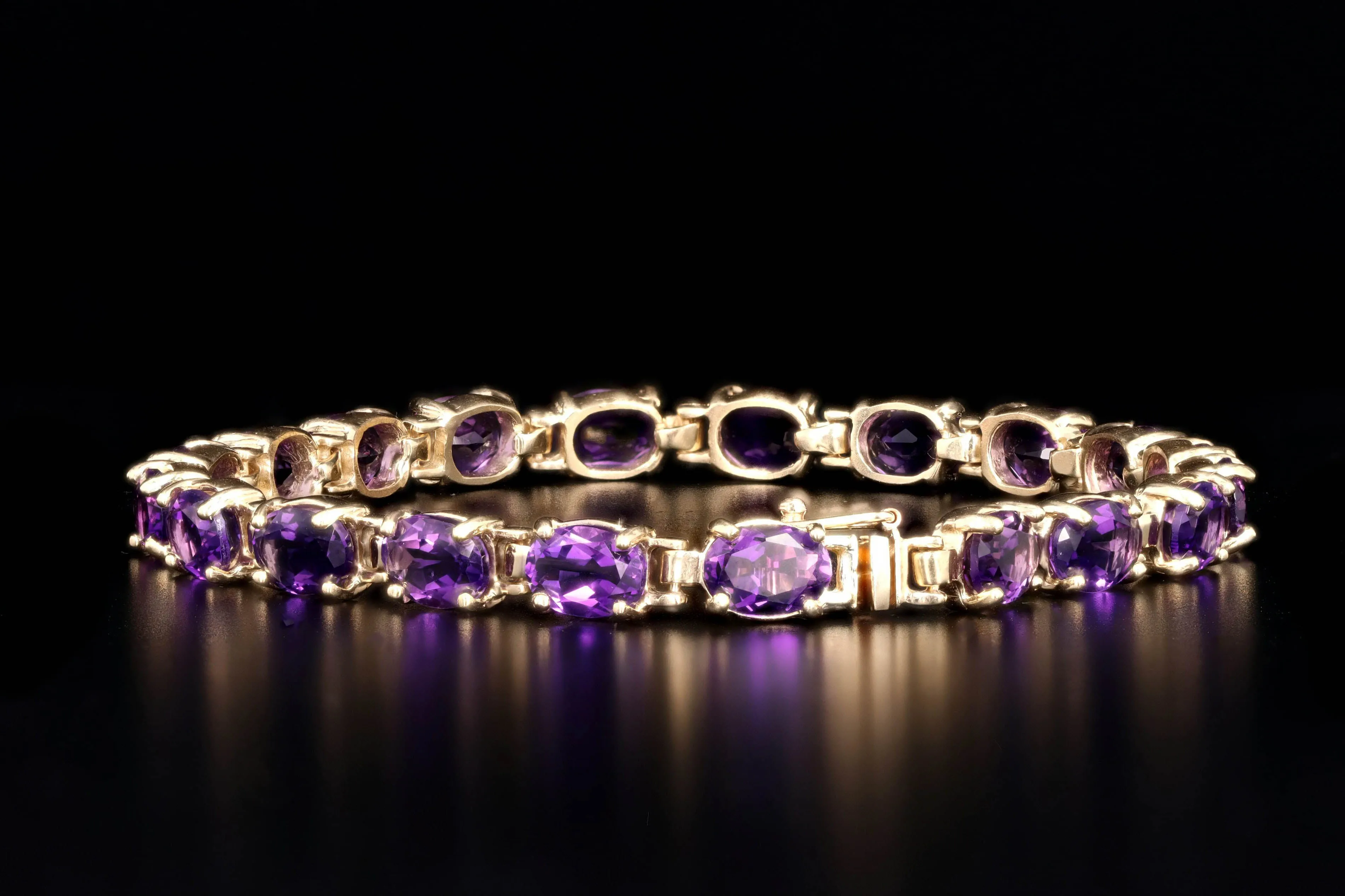Modern 14K Yellow Gold 12 Carat Total Weight Amethyst Bracelet