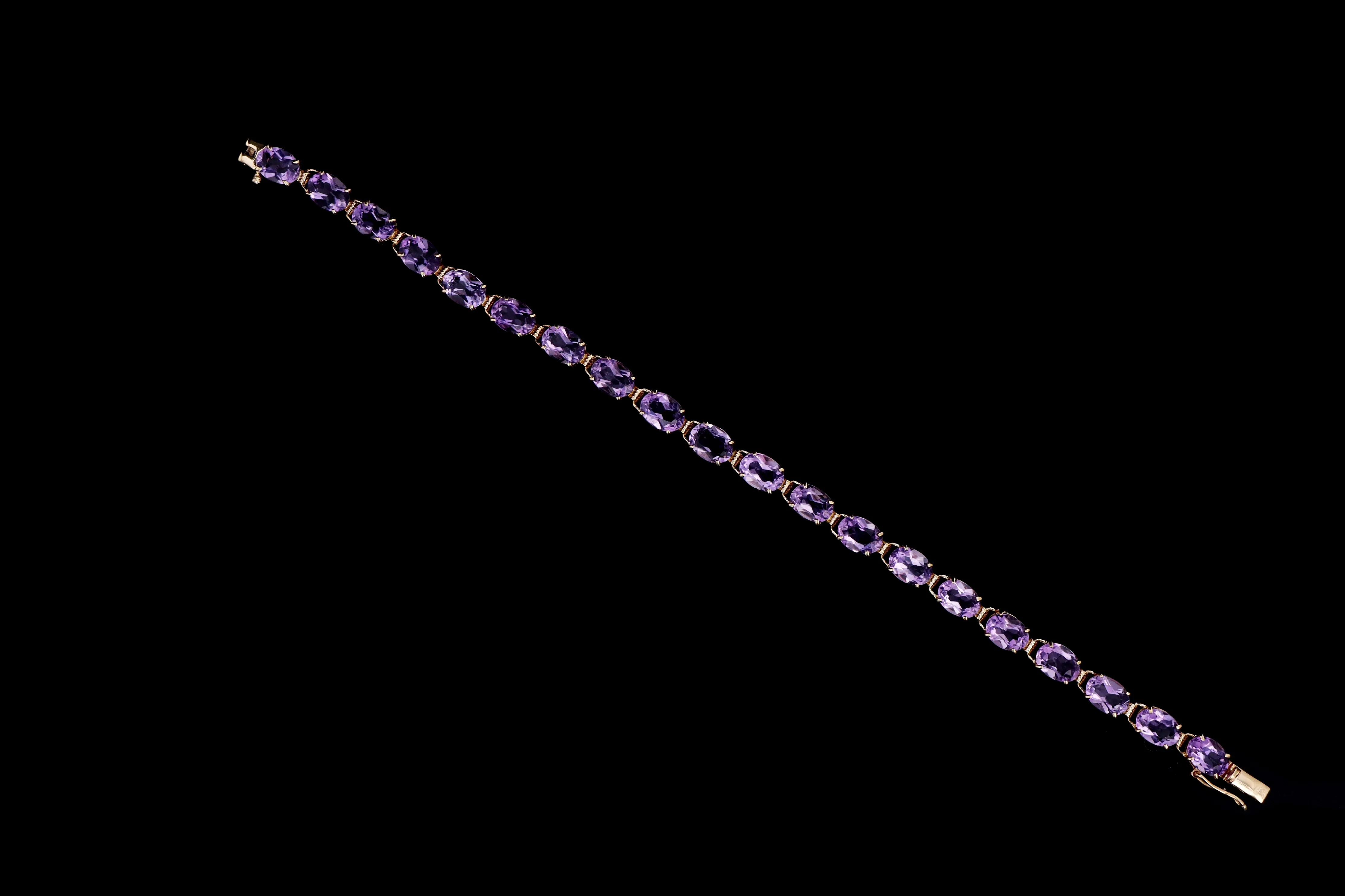 Modern 14K Yellow Gold 14 Carat Total Weight Amethyst Bracelet