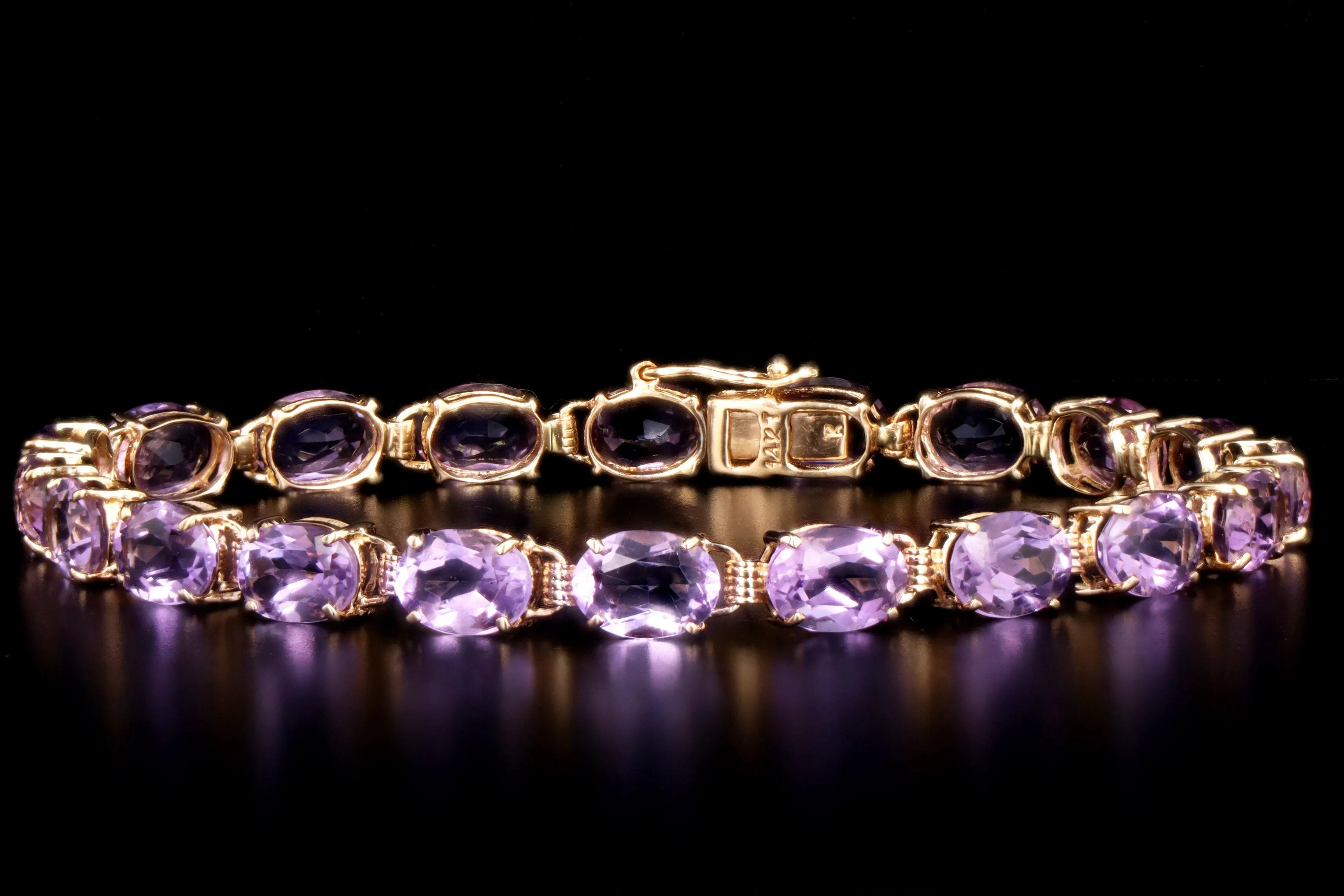 Modern 14K Yellow Gold 14 Carat Total Weight Amethyst Bracelet