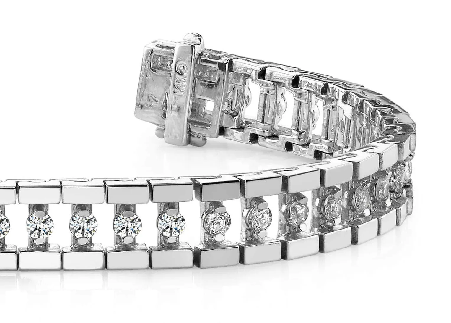 Track Link Lab-Grown Diamond Bracelet with 3.91 ct.(finished) 2.8mm